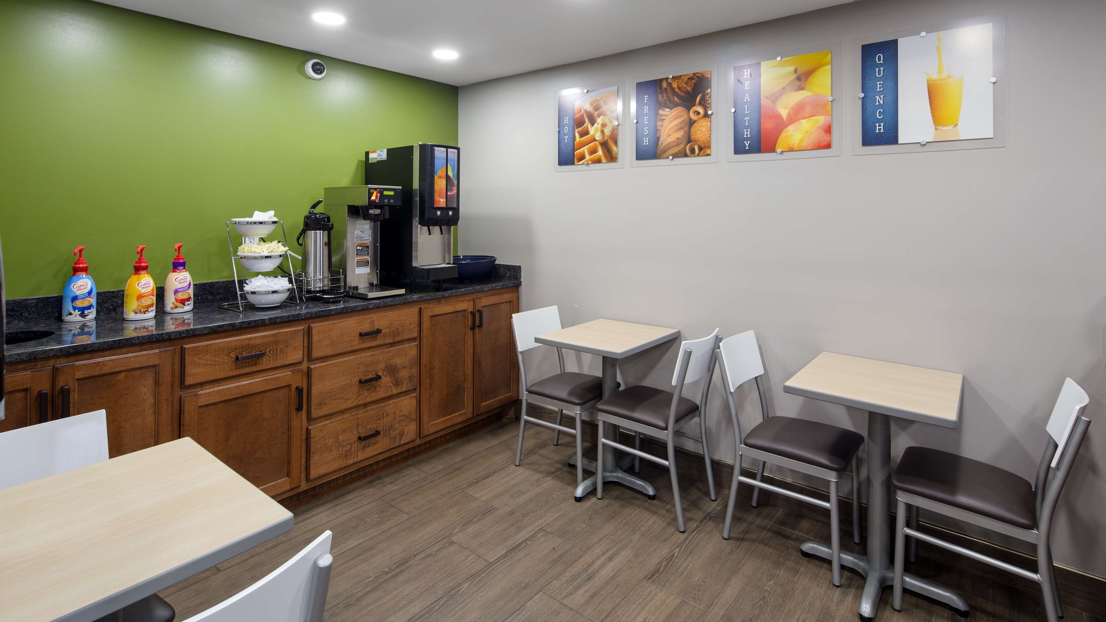 free daily self-service breakfast