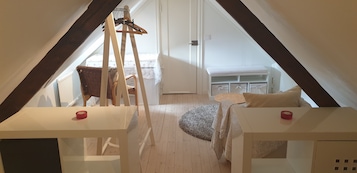 En trappa upp | Rollaway beds, free WiFi, bed sheets