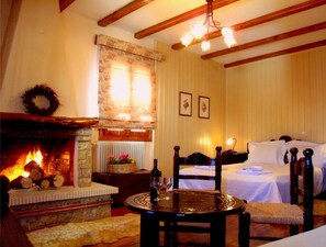 Habitación doble, chimenea | Cunas gratuitas, wifi gratis y ropa de cama