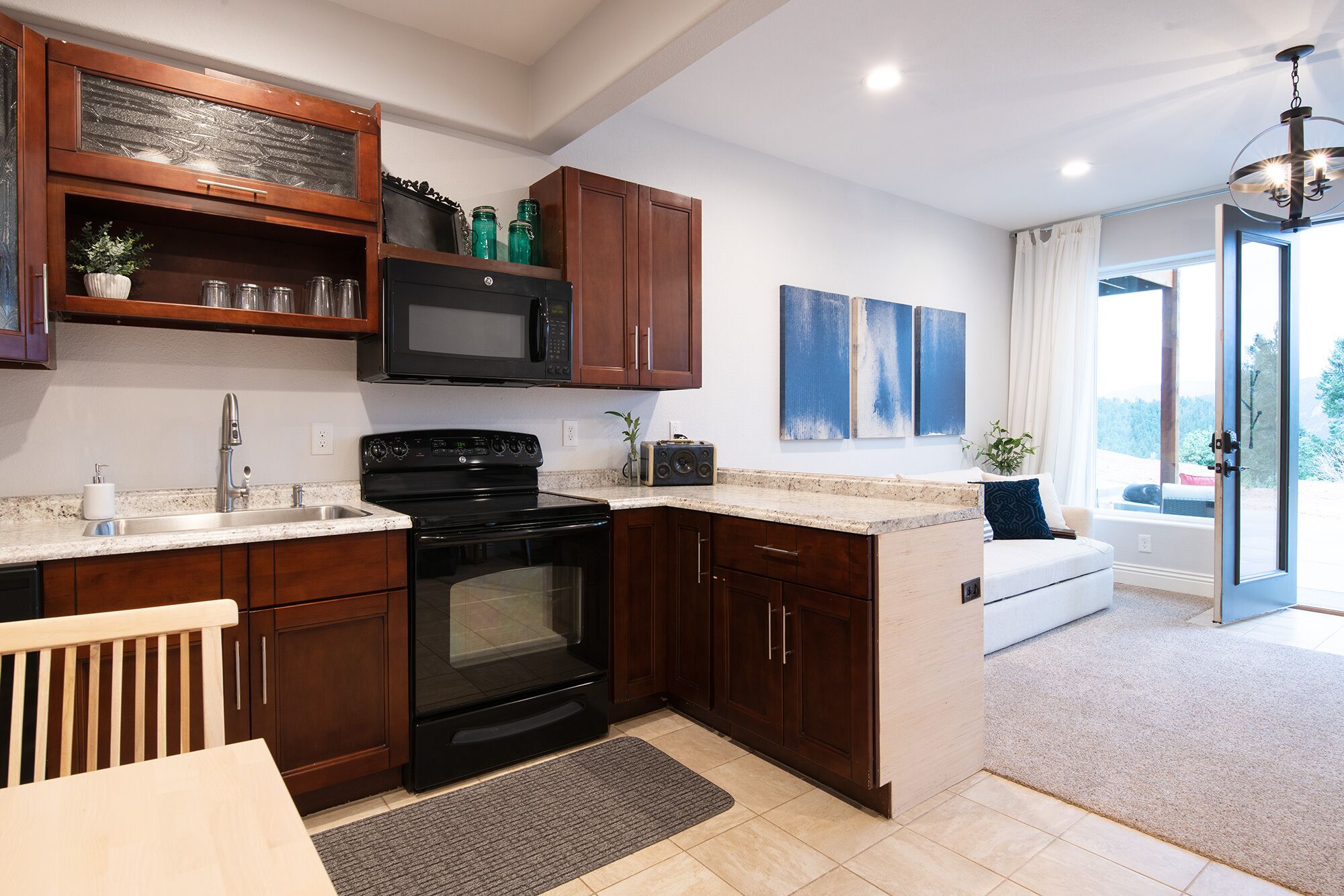 冰箱、微波炉、烤箱、炉灶