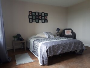 3 bedrooms, free WiFi, bed sheets