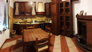 Réfrigérateur, four, plaque de cuisson