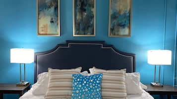 1 bedroom, desk, iron/ironing board, WiFi