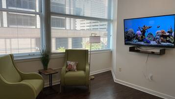 Smart-TV, Videothek, Arbeitsbereiche, Drucker