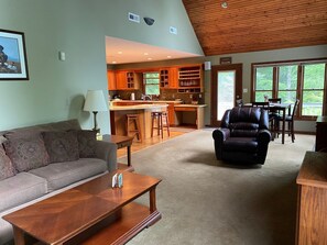 Téléviseur connecté, foyer, jeux vidéo, lecteur de DVD