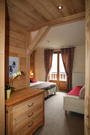 5 chambres, lit parapluie, Wi-Fi gratuit, draps fournis
