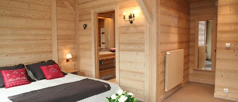 5 Schlafzimmer, Reisekinderbett, kostenloses WLAN, Bettwäsche