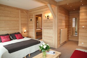 5 chambres, lit parapluie, Wi-Fi gratuit, draps fournis