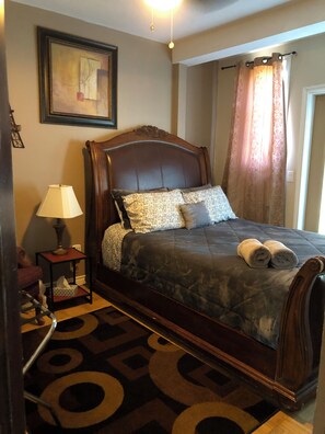 3 bedrooms, iron/ironing board, WiFi, bed sheets