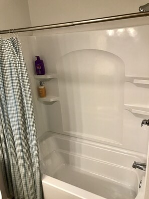 Combined shower/tub, hair dryer, towels, soap - On the Frio River (Leakey)