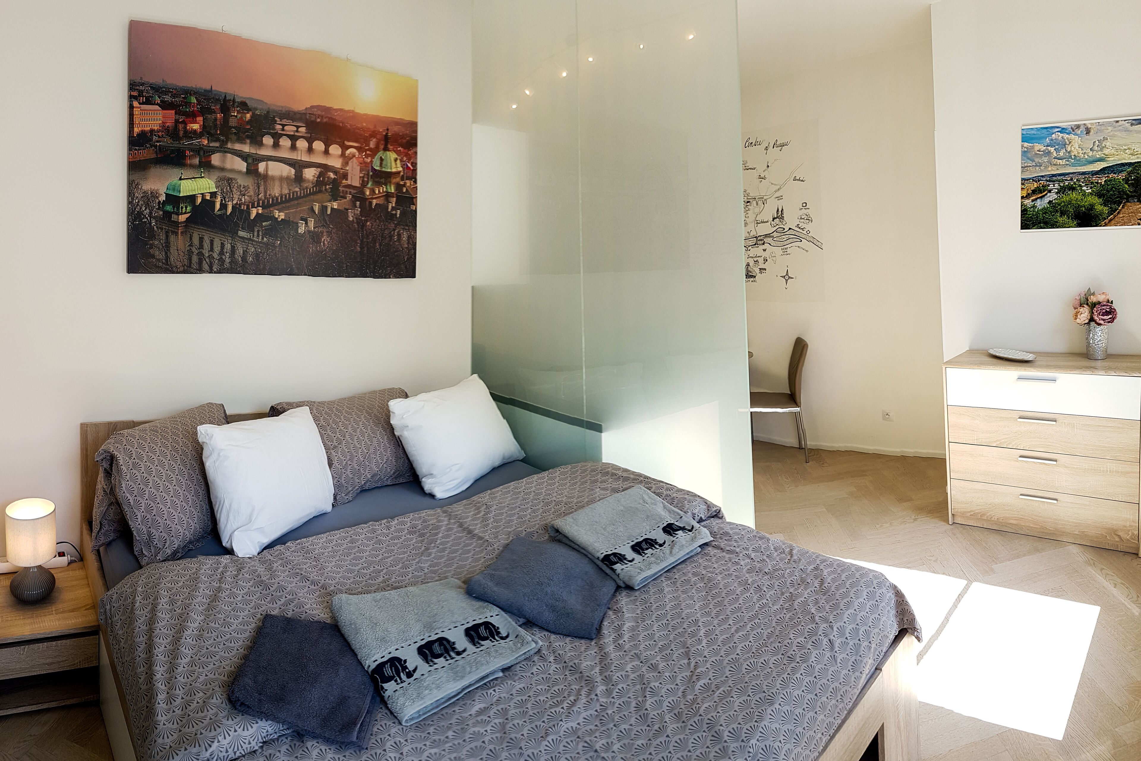 1 غرفة نوم ومكتب ومكواة/لوح كي وواي فاي م جانًا