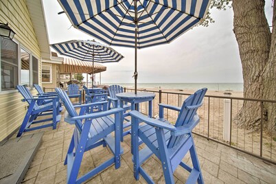 1 Mi to Presque Isle: Waterfront Lake Erie Cottage