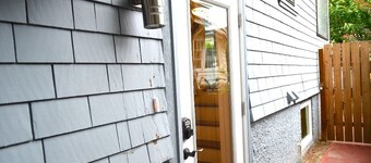 Modern Suite Nearby Convention Center (2bd, 1bth)