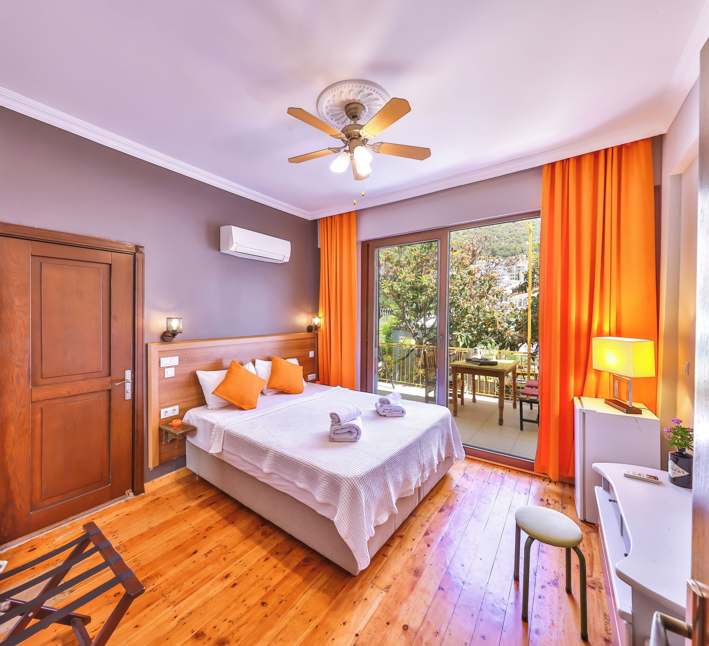 Deluxe Double Room, Balcony | Individually furnished, free WiFi, bed sheets