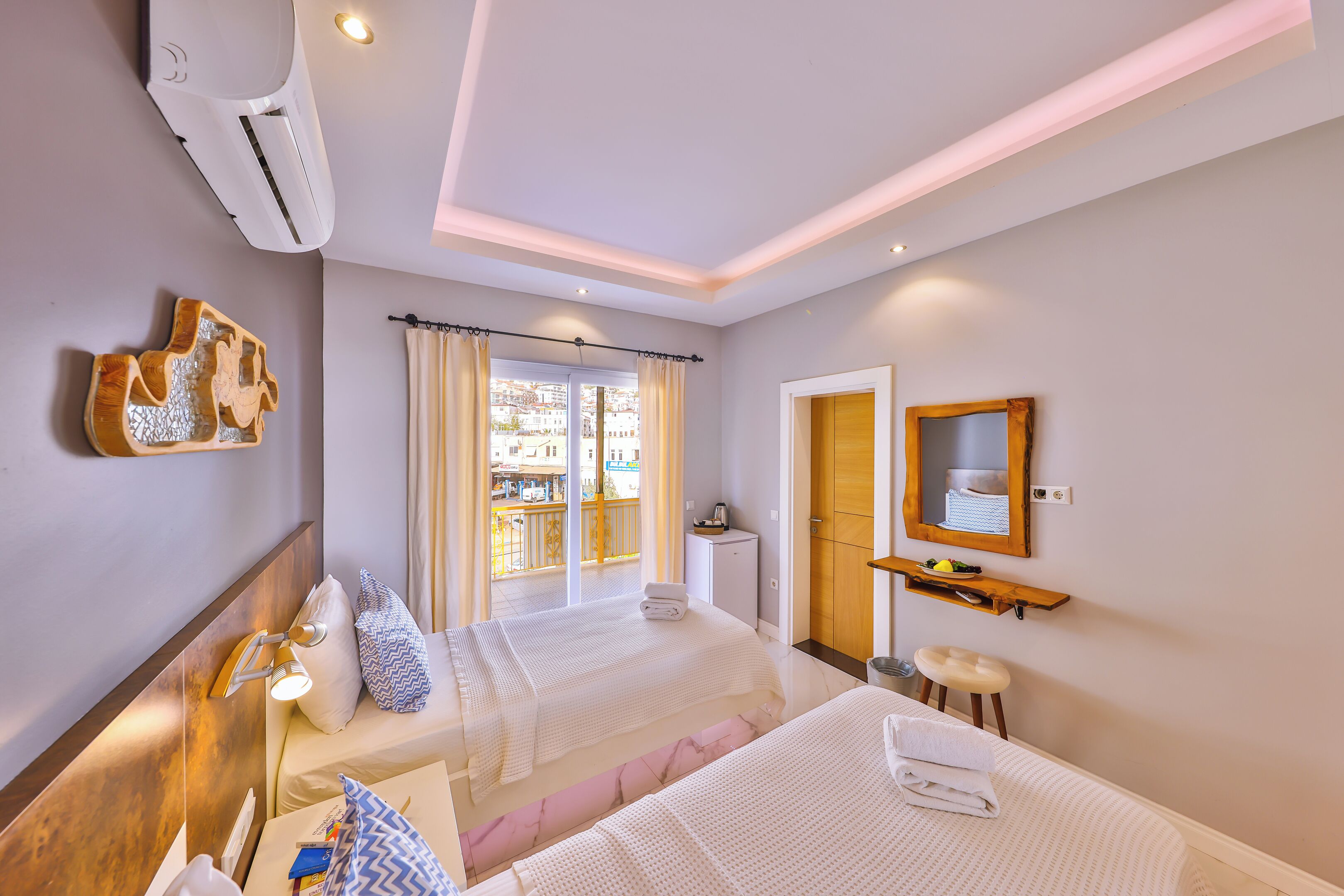 Comfort Twin Room, Balcony | Individually furnished, free WiFi, bed sheets
