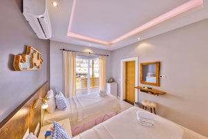 Comfort Twin Room, Balcony | WiFi (free), individually furnished, bed sheets