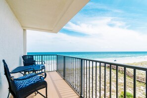 Property grounds - Sunset Serenade-Gulf Front Unit with Community Pool (Navarre)