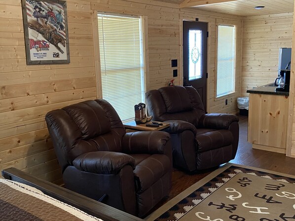 Interior - 1 Bedroom Cabin w/Two Recliners Cabin 7 (Hamilton)