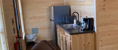 المنشأة من الداخل