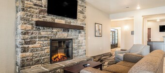 Cobblestone Hotel & Suites - Newport