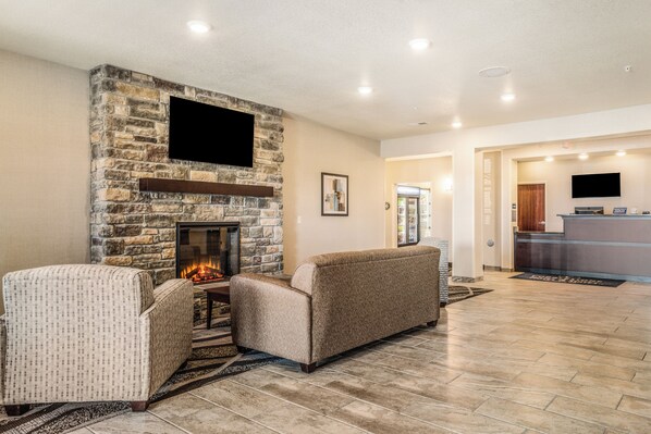 Lobby - Cobblestone Hotel & Suites - Newport (Newport)