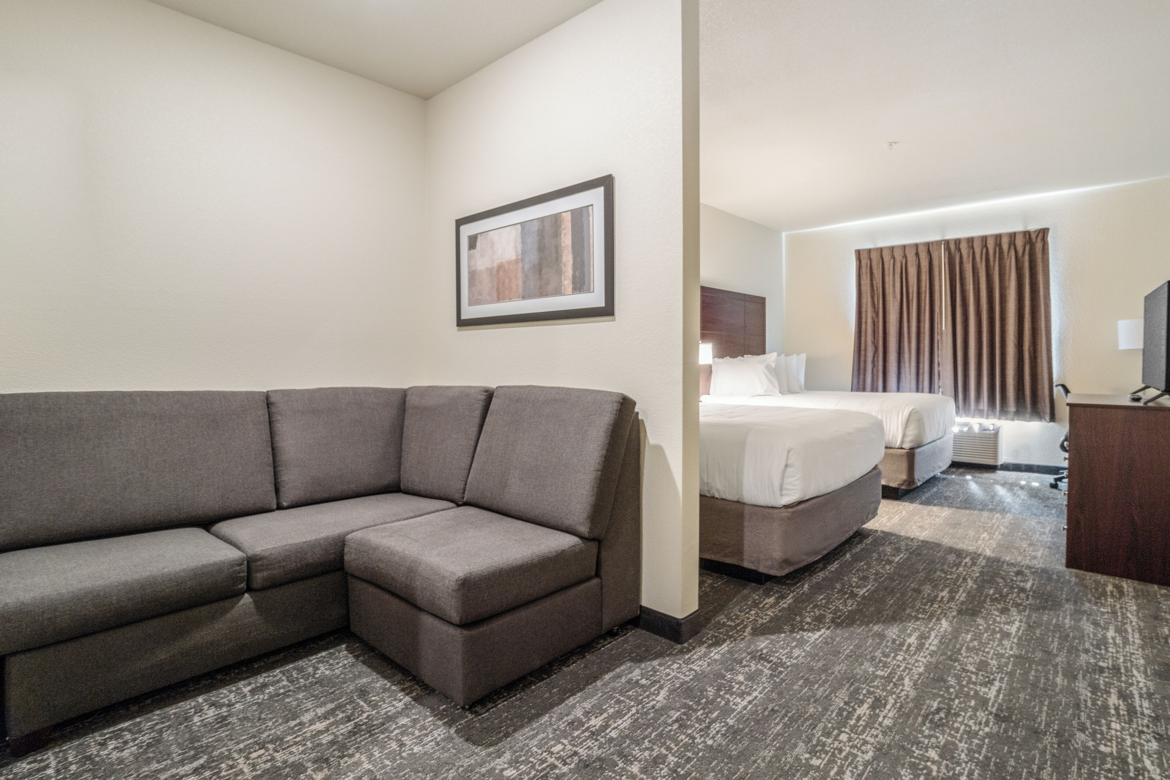 Caja de seguridad en la habitación y escritorio 