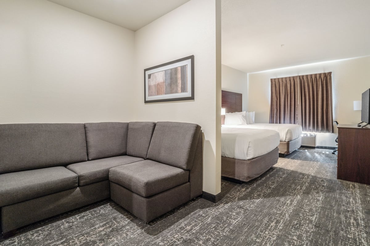 Caja de seguridad en la habitación y escritorio