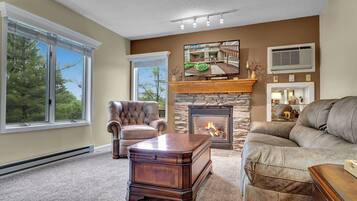 Télévision, cheminée