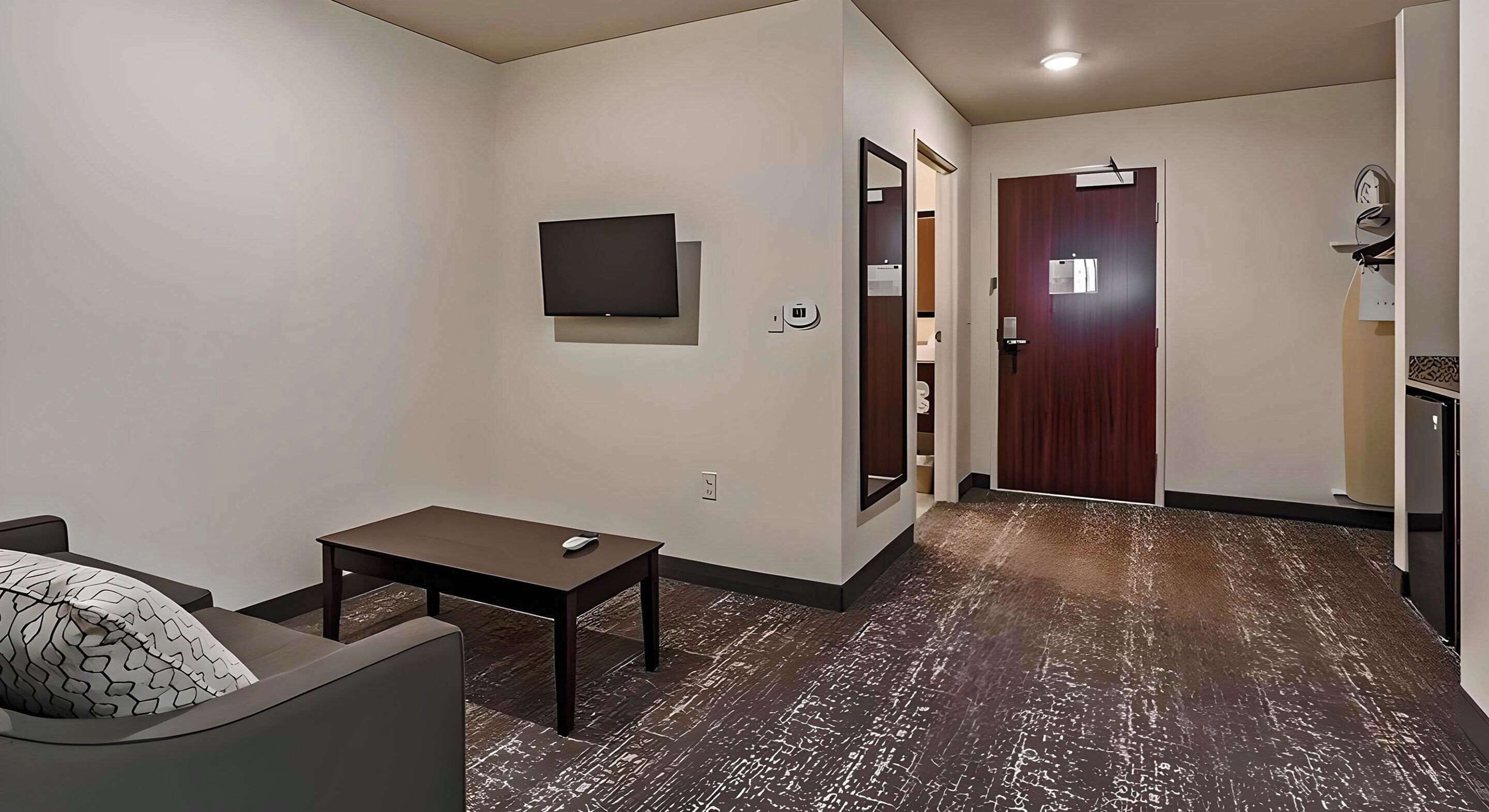 down duvets, pillow-top beds, in-room safe, blackout curtains