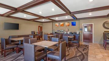 Desayuno de autoservicio incluido todos los días