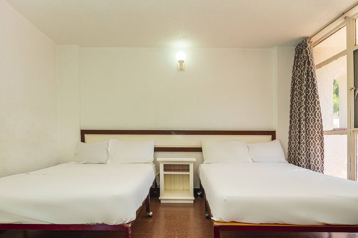 Standard Room (2 Double Beds)