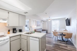 Private kitchen - Grand Shores West (North Redington Beach)