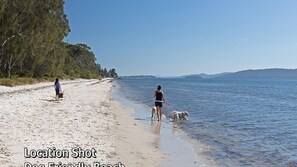 Beach nearby - Away Nelson Bay, 29 Wollomi Ave - Spacious family home with water views, pet friendly, Wifi & aircon (Nelson Bay)