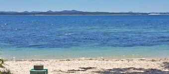 Away Nelson Bay, 29 Wollomi Ave - Spacious family home with water views, pet friendly, Wifi & aircon