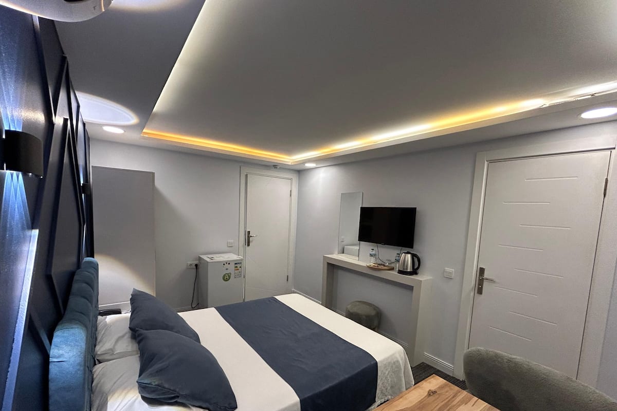 Kamar Standar | Minibar, meja kerja, Wi-Fi gratis, dan seprai linen