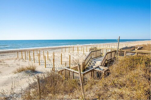 Steps away from the Ocean, Gym, Gazebos, Indoor/Outdoor Pools, & Tennis Courts