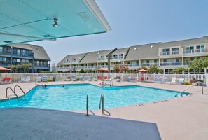 Piscine couverte, piscine extérieure