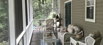 Wakulla River Retreat- Manatee Cottage 