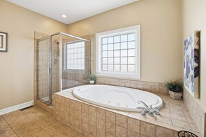 Shower, towels, soap, toilet paper - Quiet Time | Oceanfront (Virginia Beach)