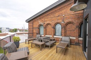 Terrace/patio - TB208 ~  Unique Flat w/ Elevator ~ 2 mi to Broadway ~ Pool ~ 1865 Club/Bar On Site ~ Free Parking (Nashville)