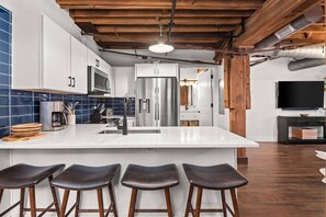 Fridge, microwave, oven, dishwasher