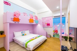 Decoración personalizada, muebles diferentes y escritorio 