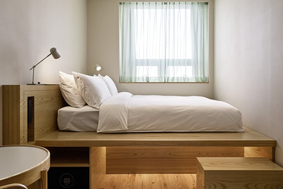 Loft Double - High Floor with Seoul Skyline View | Down comforters, in-room safe, laptop workspace, blackout drapes