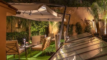 Habitación ejecutiva | Minibar, decoración personalizada, muebles diferentes y insonorización