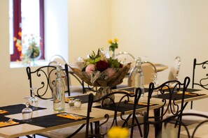 Restaurant - Domaine de Cluny (Saint-Andre-de-Majencoules)