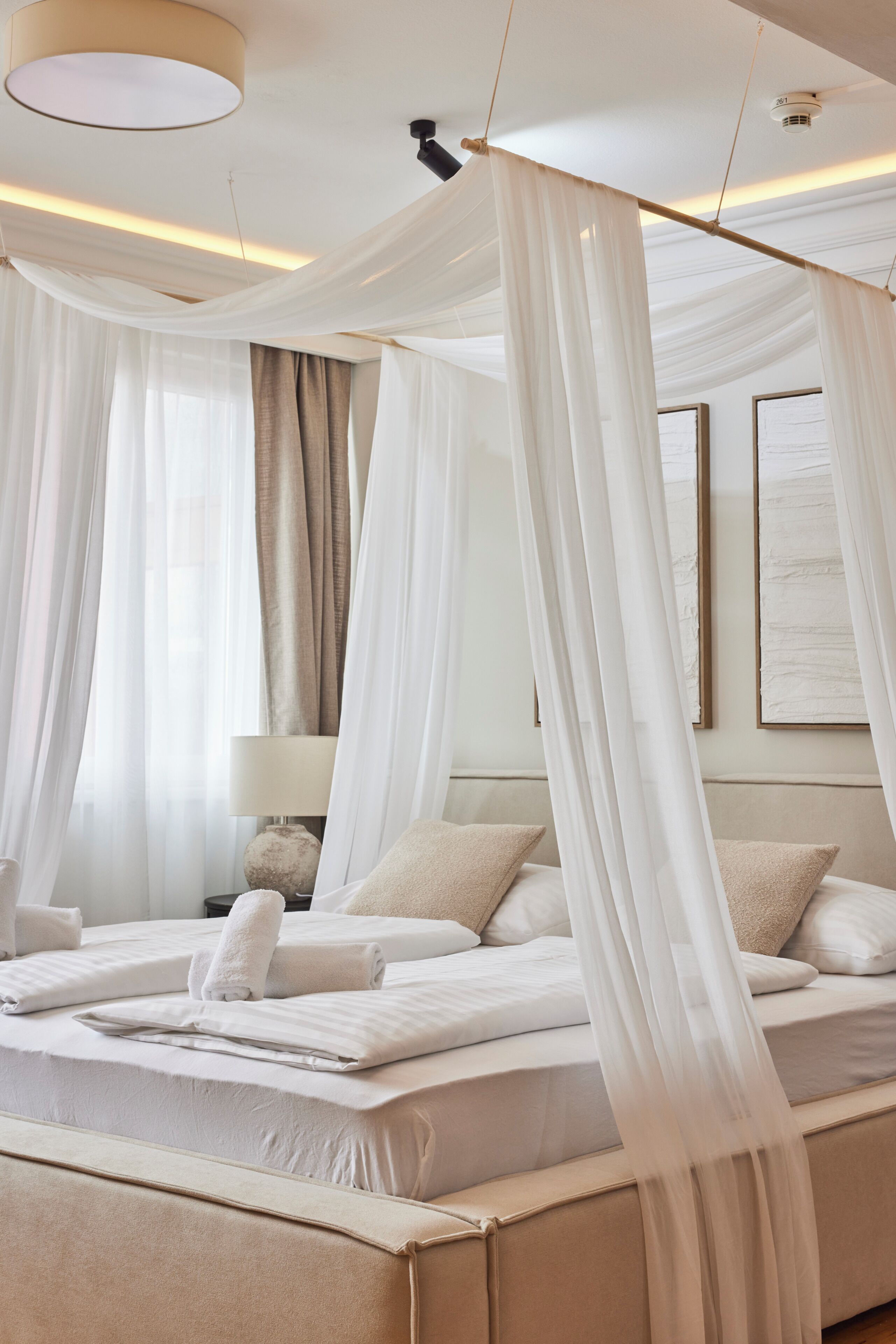Suíte estúdio superluxo | Roupas de cama antialérgicas, escrivaninha, Wi-Fi de cortesia