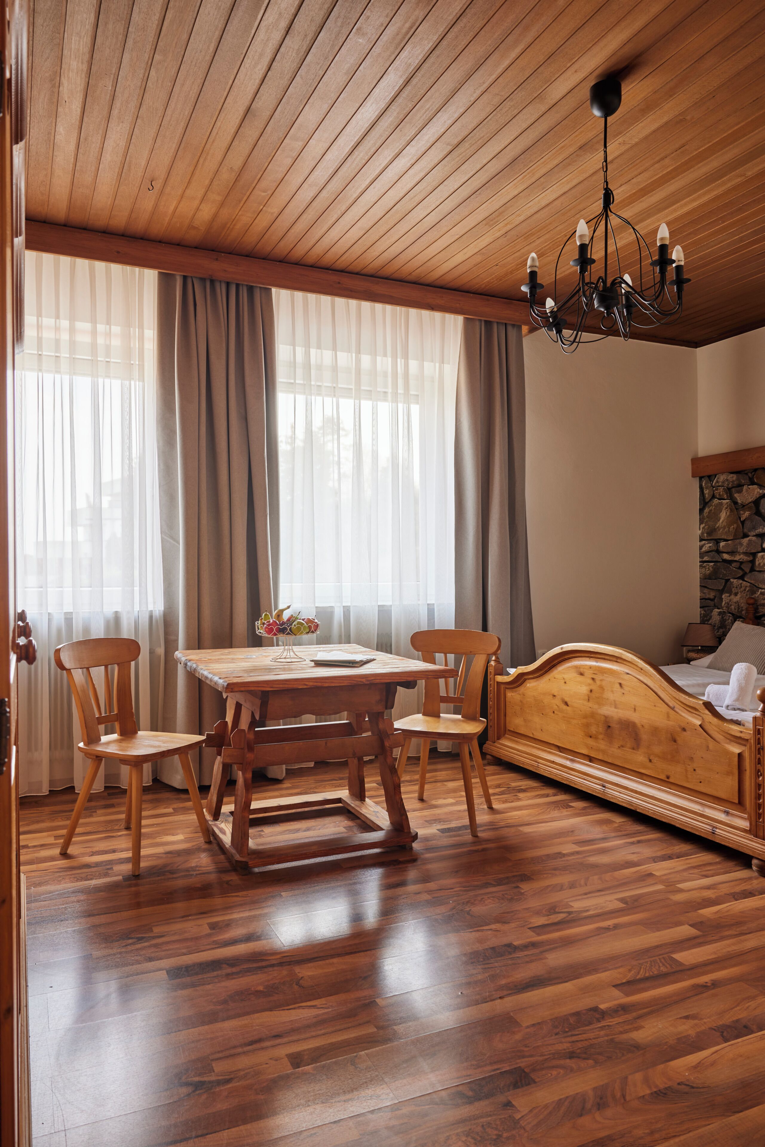 Kamar Double | Meja kerja, Wi-Fi gratis, dan seprai linen