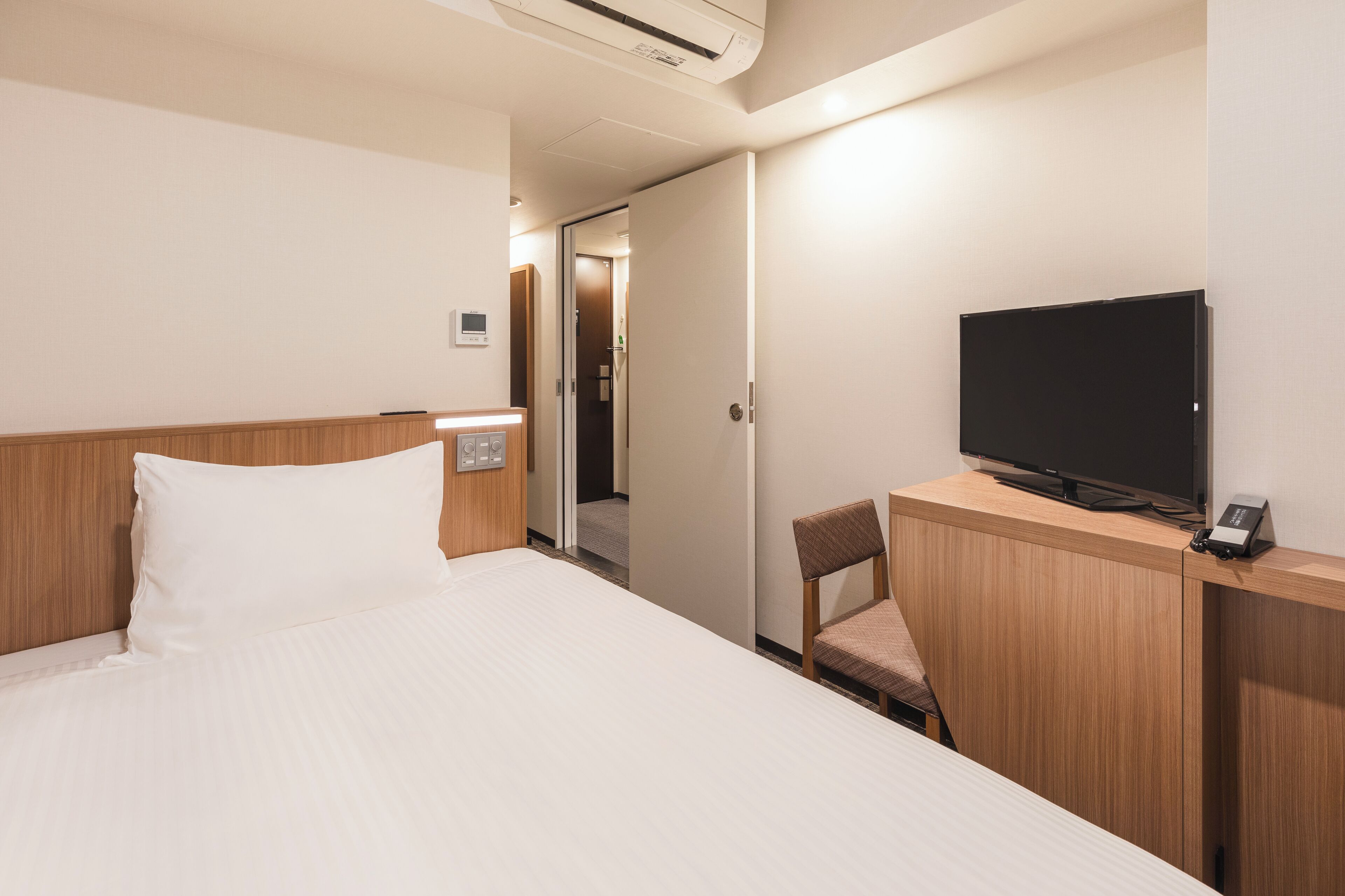 connecting room, non smoking | 1 bedroom, desk, laptop workspace, iron/ironing board