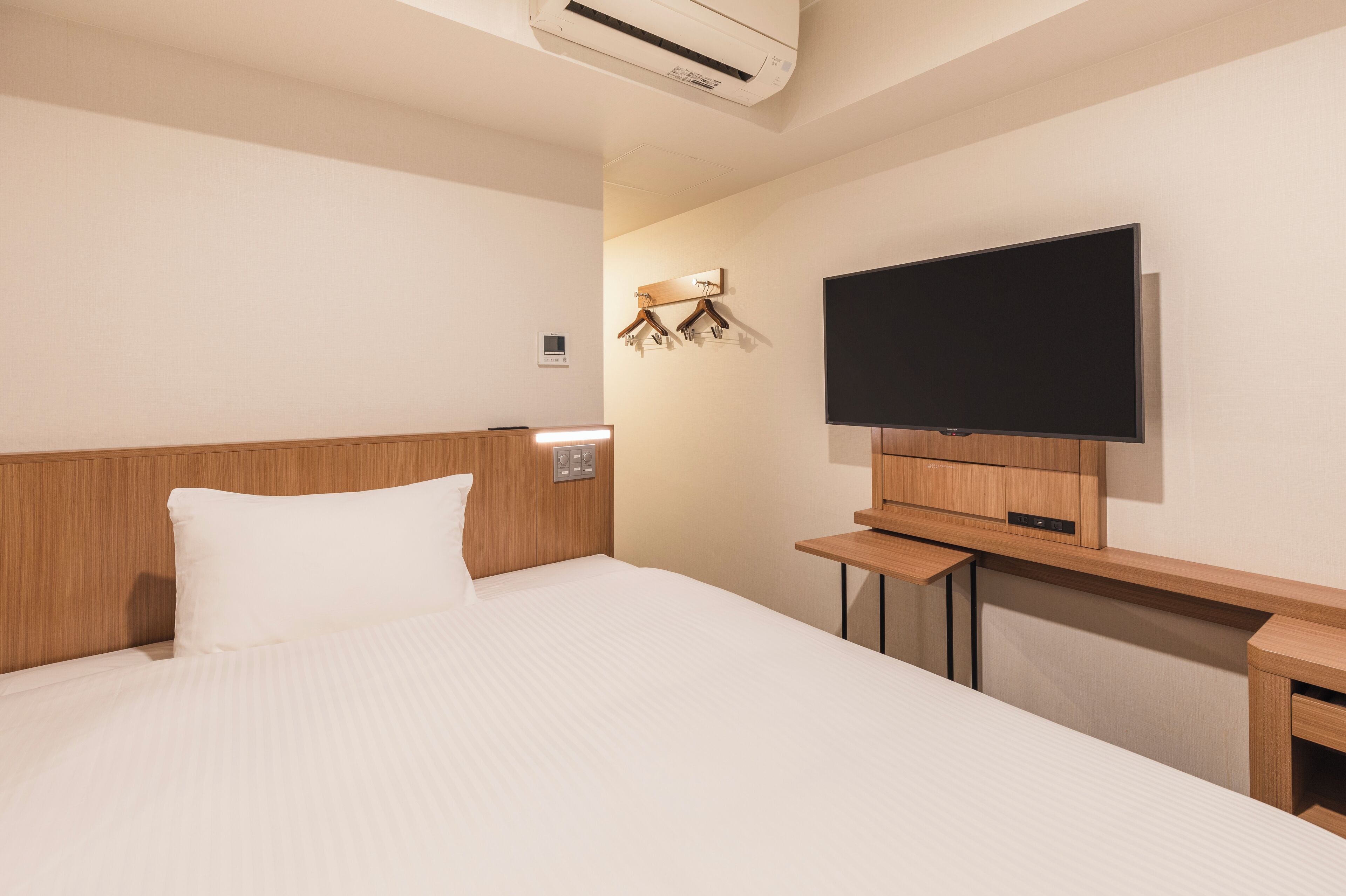 superior double room, non smoking | 1 bedroom, desk, laptop workspace, iron/ironing board