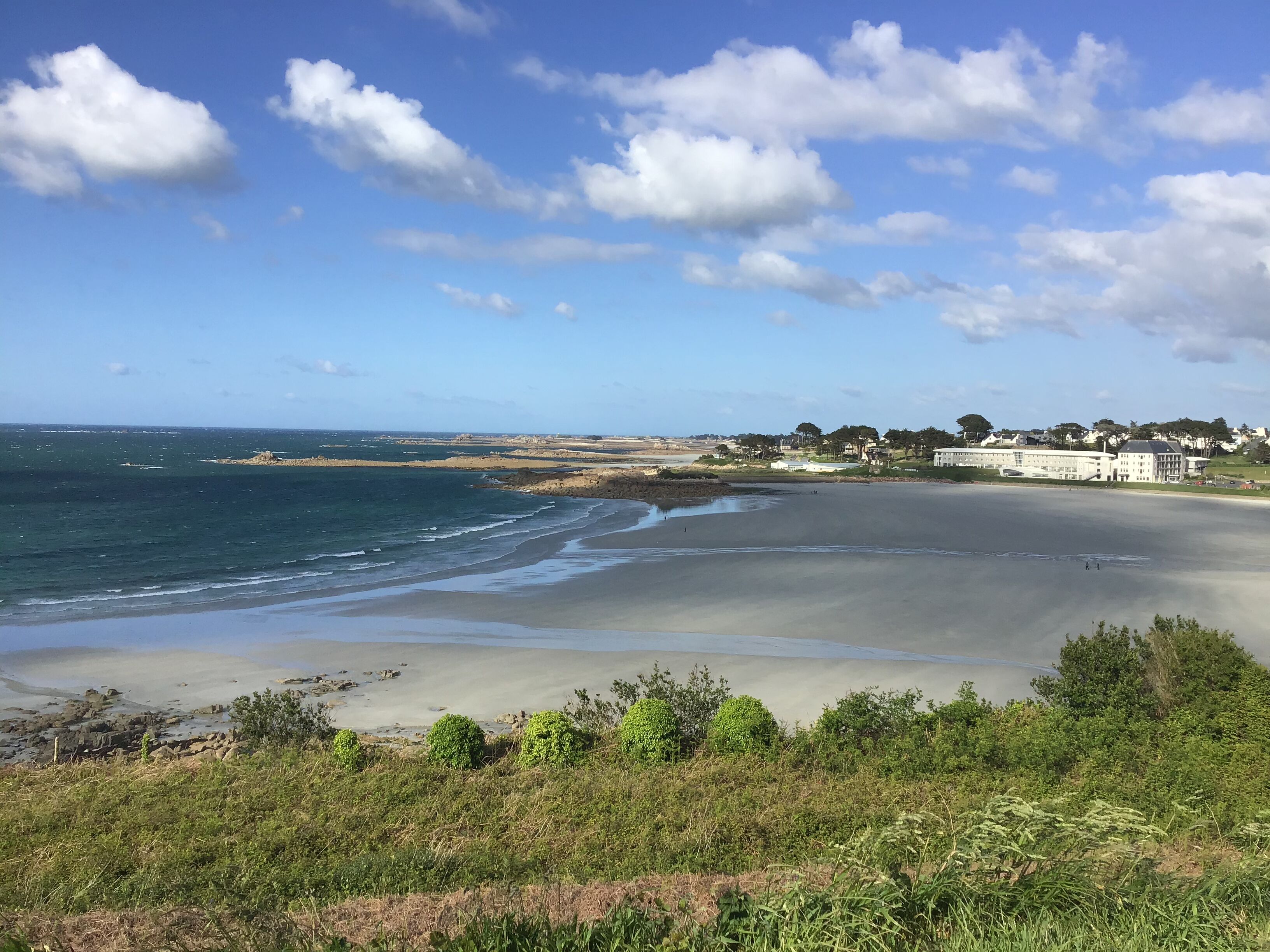 Plage, chaises longues